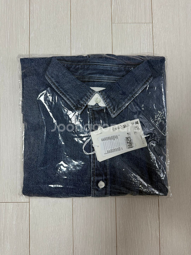 [새제품] COS 라이트웨이트 쇼트 슬리브 데님 셔츠 XL--8