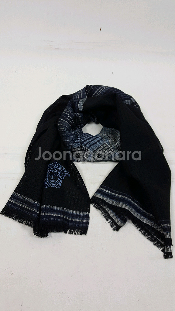 지아니베르사체 메두사 로고 검정/파랑 울 스카프--5