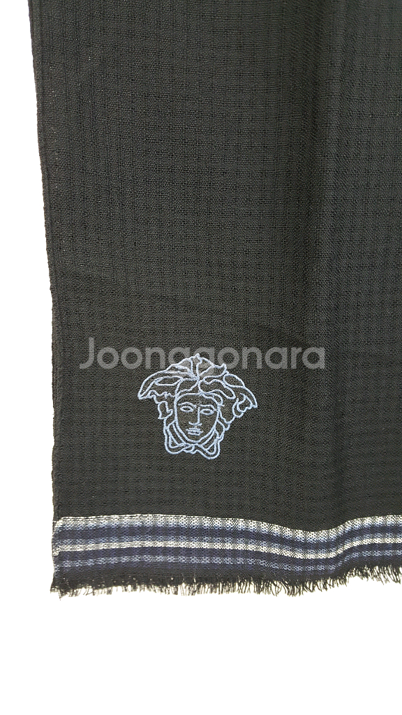 지아니베르사체 메두사 로고 검정/파랑 울 스카프--1