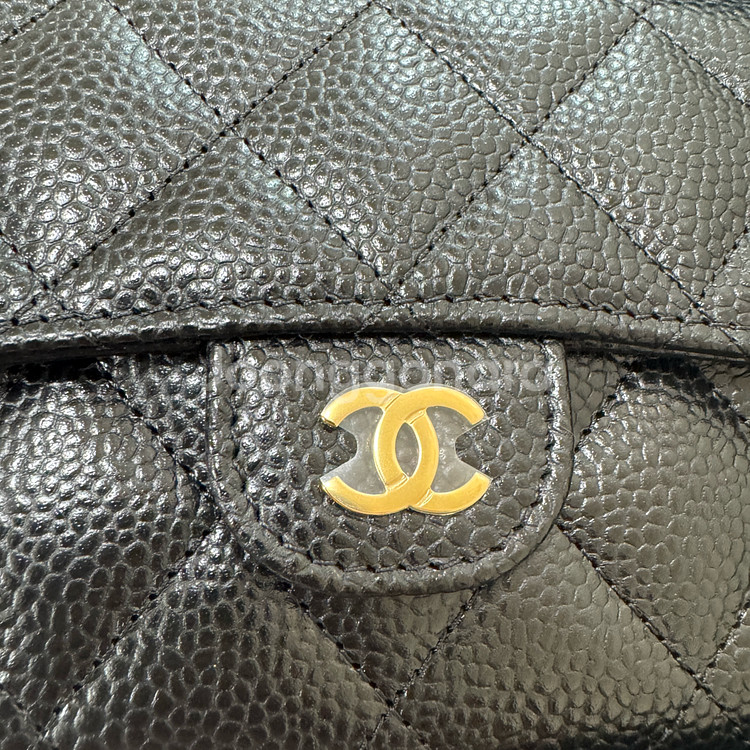 샤넬 클래식 캐비어 중지갑 금장 새제품 AP0232--3