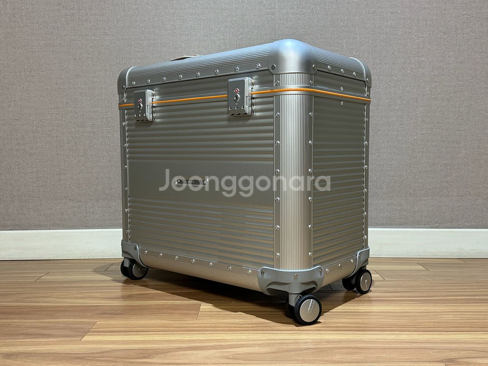 로우로우 ALU 컨버터블 캐리어 (19인치/실버)--1