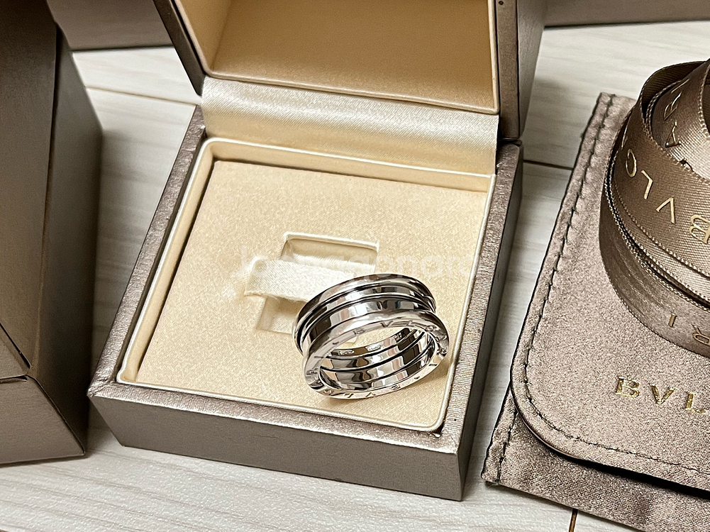 (거래중) 불가리 비제로원 링 3밴드 18k 화이트골드--5