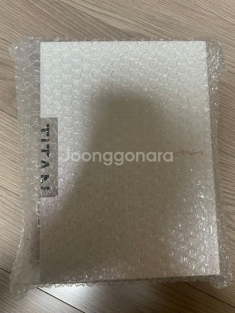 쿼드쎄라 T1 로즈골드 미개봉 상품입니다.--0