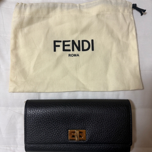 펜디 피카부 장지갑 블랙