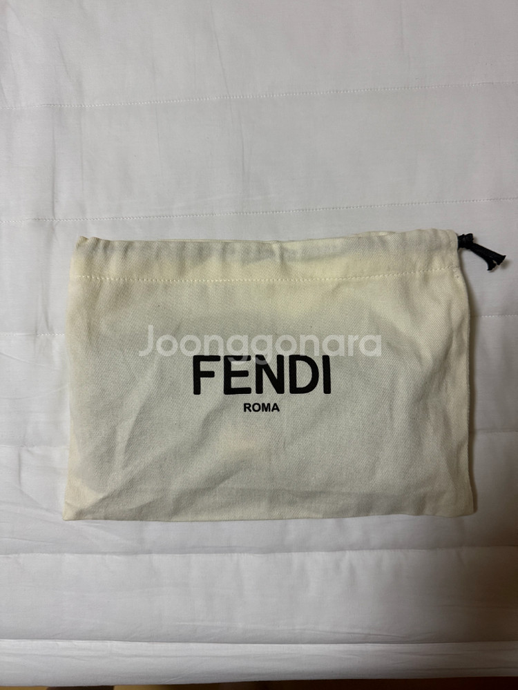 펜디 피카부 장지갑 블랙--9