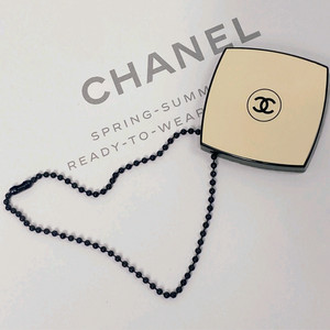 샤넬 레베쥬 거울 키링 참 장식