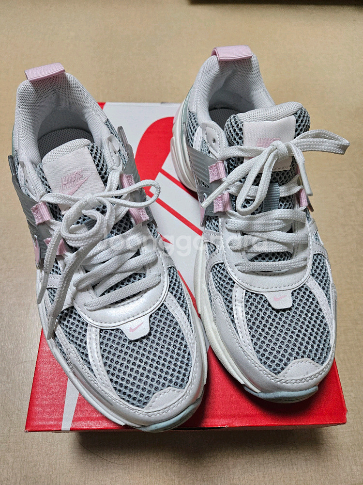 나이키 V2K런 운동화 225~230사이즈--0