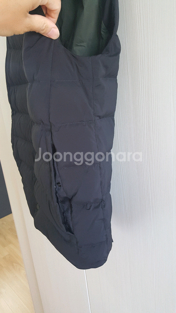 타임옴므 남자 구스 패딩조끼 팝니다--3