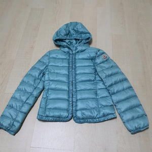 8Y 몽클레어키즈 경량 패딩 점퍼