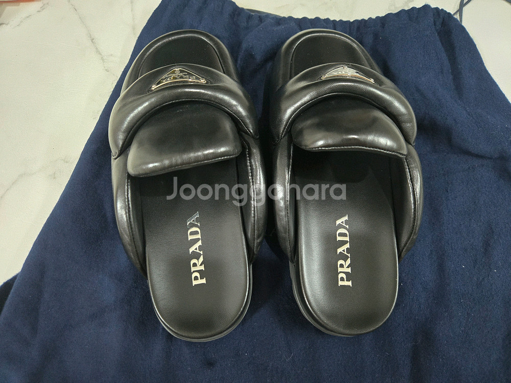프라다 레더 패딩 뮬 슬리퍼--1