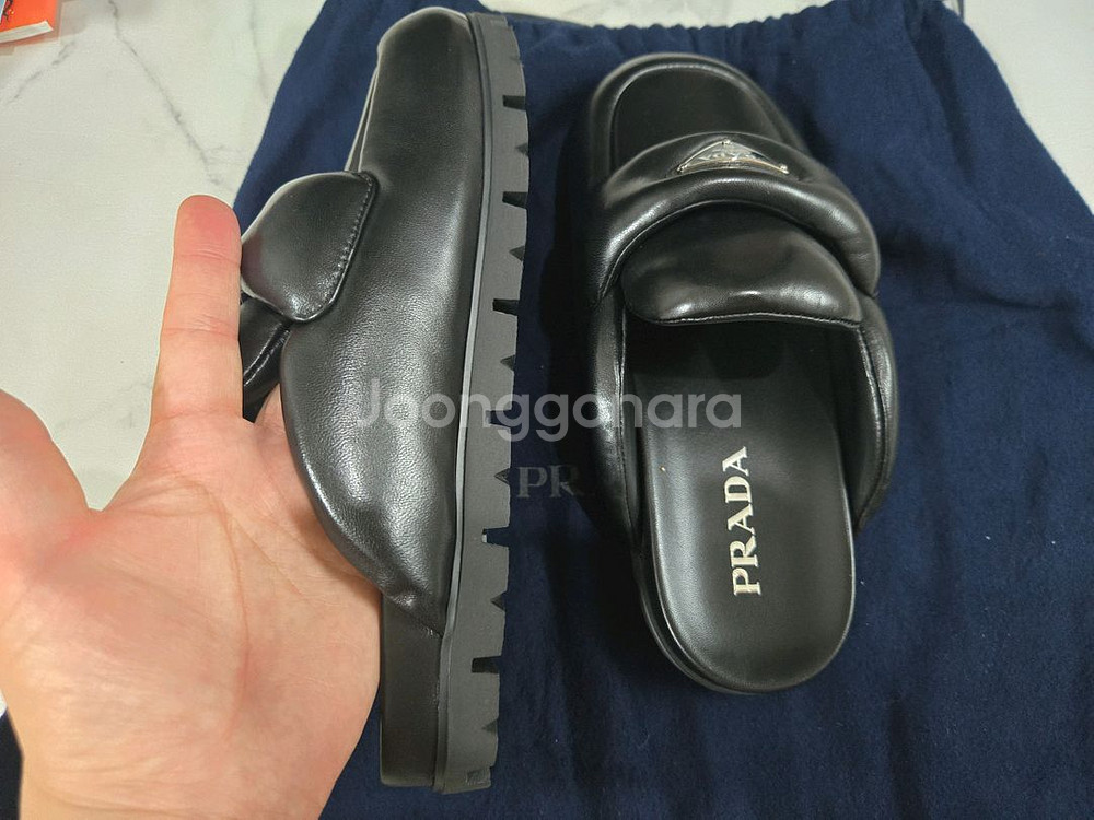 프라다 레더 패딩 뮬 슬리퍼--2