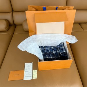 새상품 루이비통 모노그램 그래디언트 타탄 스카프