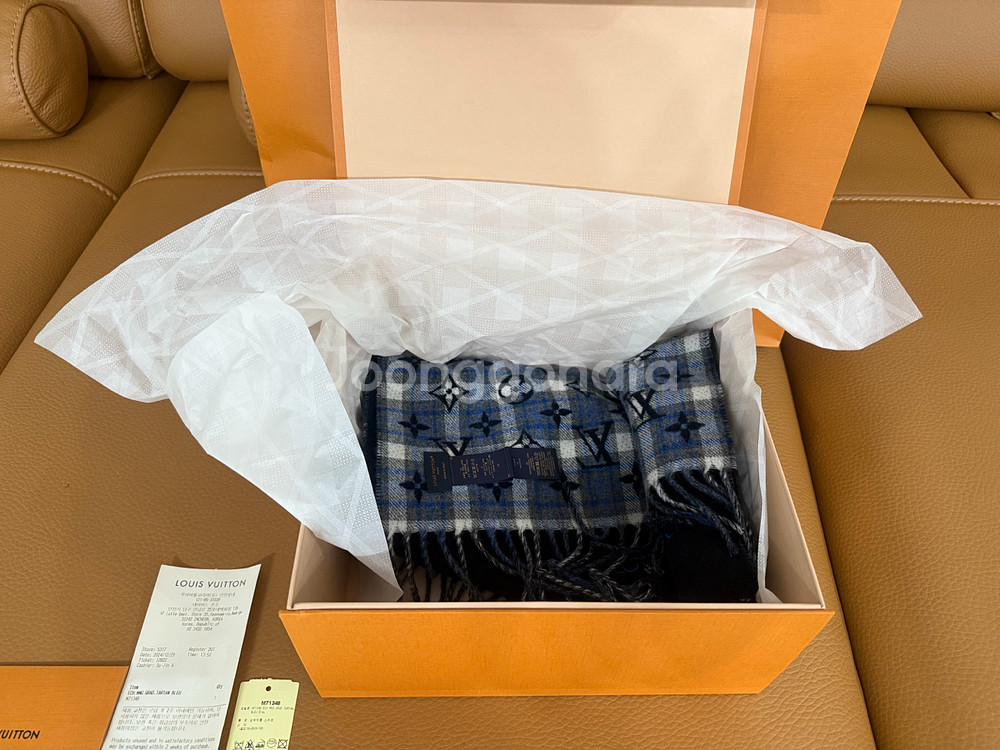 새상품 루이비통 모노그램 그래디언트 타탄 스카프--1