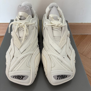 발렌시아가 타이렉스 스니커즈(새상품) 36사이즈