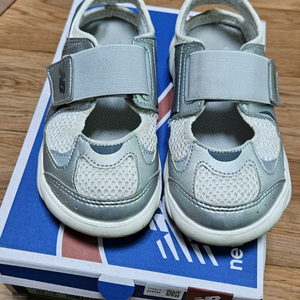 뉴발란스 프리들180