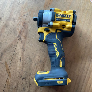 디월트 dcf923 임팩랜치 팝니다