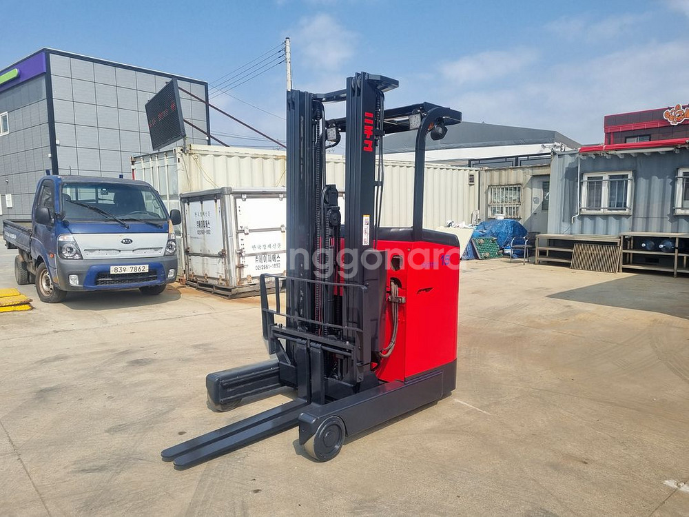 니찌유 1.5톤 입승식 전동지게차 3단 5.3M 판매합니다.--0