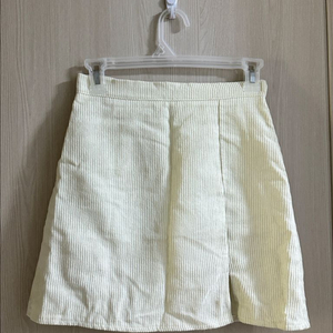 옷장정리ㅣ화이트 골지 H스커트