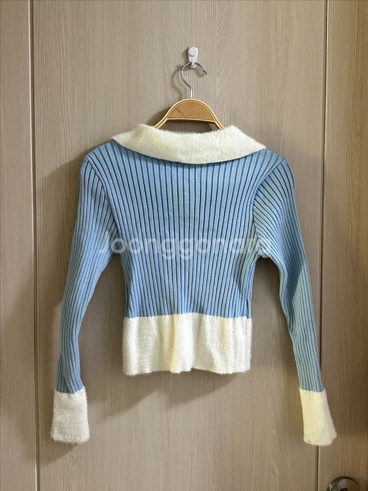 옷장정리ㅣ파스텔 배색 투웨이 하늘색 털 집업--3