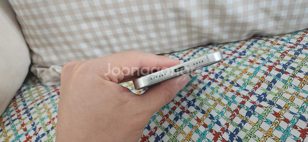 아이폰16프로맥스 256GB 자급제 화이트(증정품 동봉--1