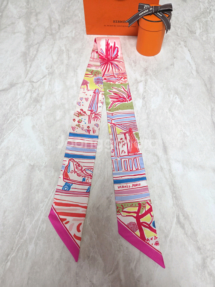 정품 에르메스 트윌리 스카프 한정판 팝니다.--1