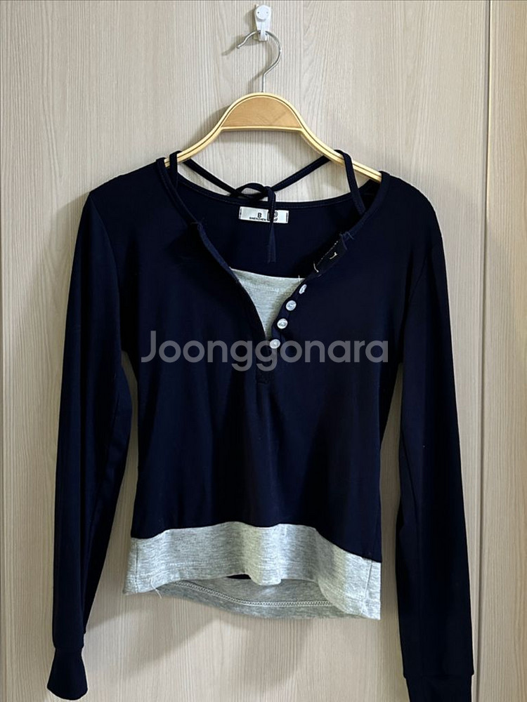 옷장정리ㅣ홀터넥 레이어드 배색 남색 슬림티 긴팔--2