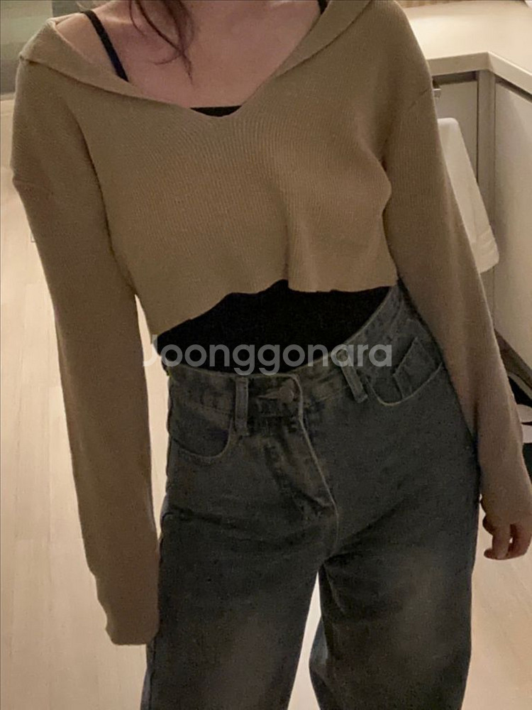 옷장정리ㅣ크롭 카라 반오프 니트티셔츠 베이지--0