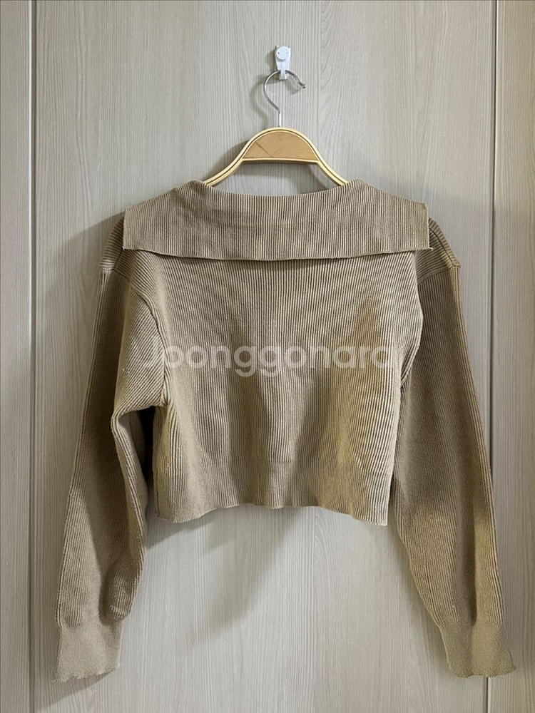 옷장정리ㅣ크롭 카라 반오프 니트티셔츠 베이지--2