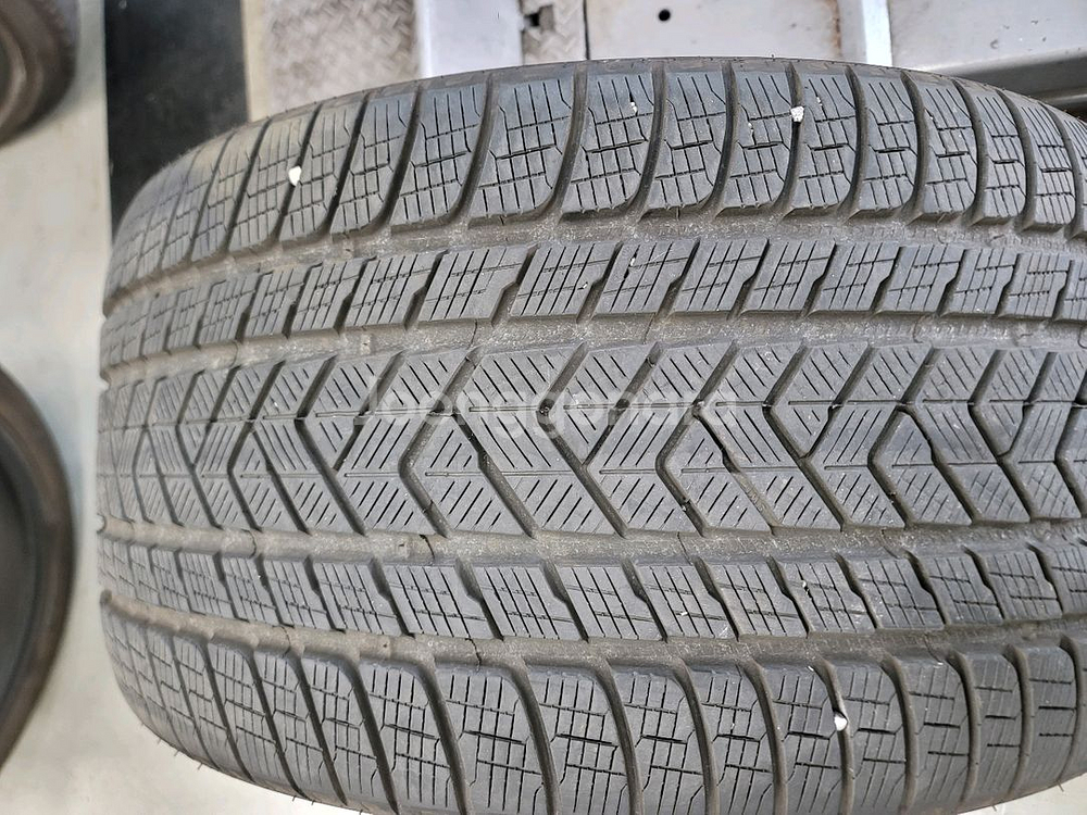 x5X6M 피렐리 스콜피온 윈터타이어 중고타이어 295-35-21 2개, 315-30 -22 1개 싸게 50팝니다--8