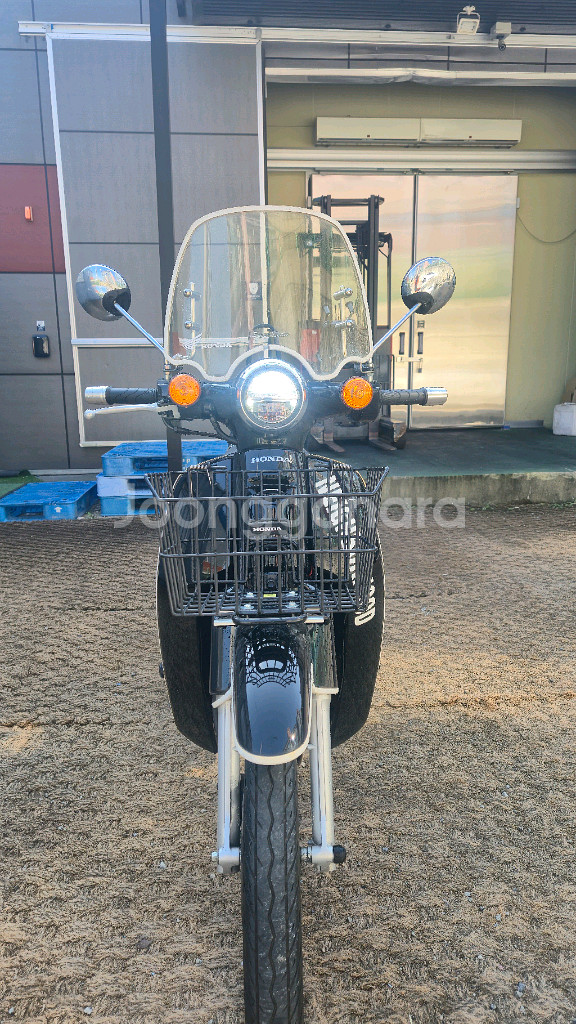 슈퍼커브110 23년형 6천km 무꿍무사고판매합니다--7