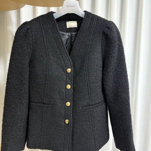 (새상품) 패브릭컬러지 노카라 퍼프 슬리브 자켓 블랙