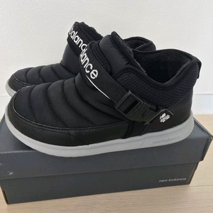 뉴발란스 키즈 방한화 단목 부츠 겨울 운동화 235