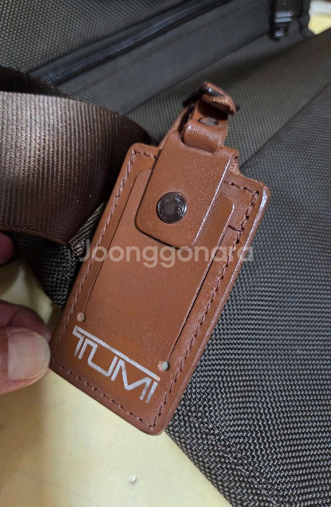 투미 정품 알파 스몰 플랩 바디 백 거의새제품--8