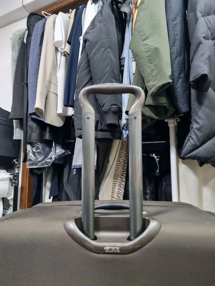 투미 28인치 화물용 캐리어 이민가방 이미지