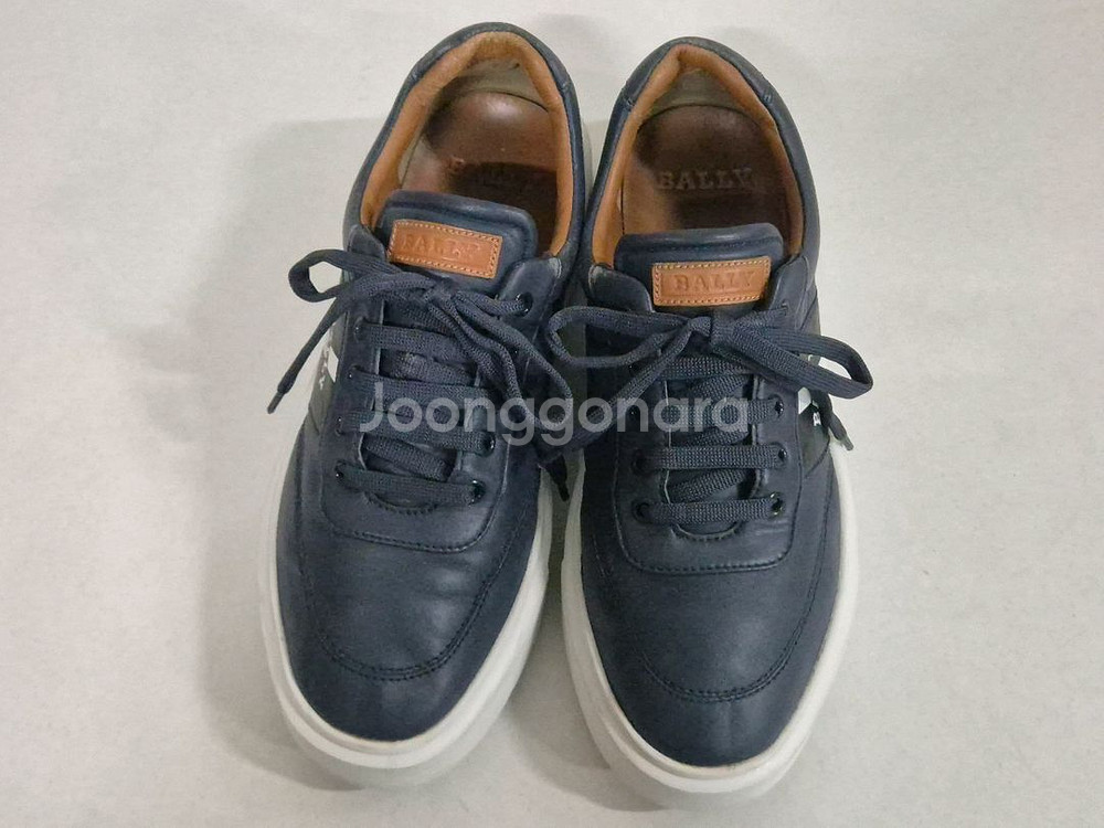 발렌시아가 스니커즈 42사이즈--1