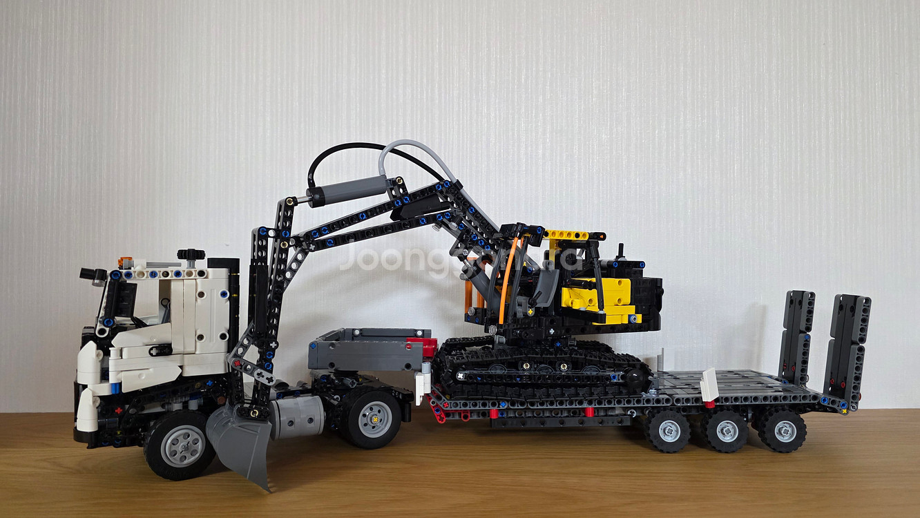 레고 테크닉 볼보 42175 굴삭기--2