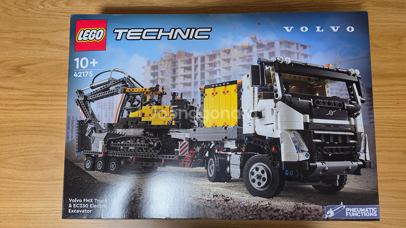 레고 테크닉 볼보 42175 굴삭기--0