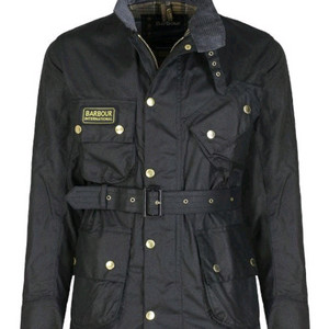 바버 인터네셔널 A7 논왁스 자켓 38 팝니다.