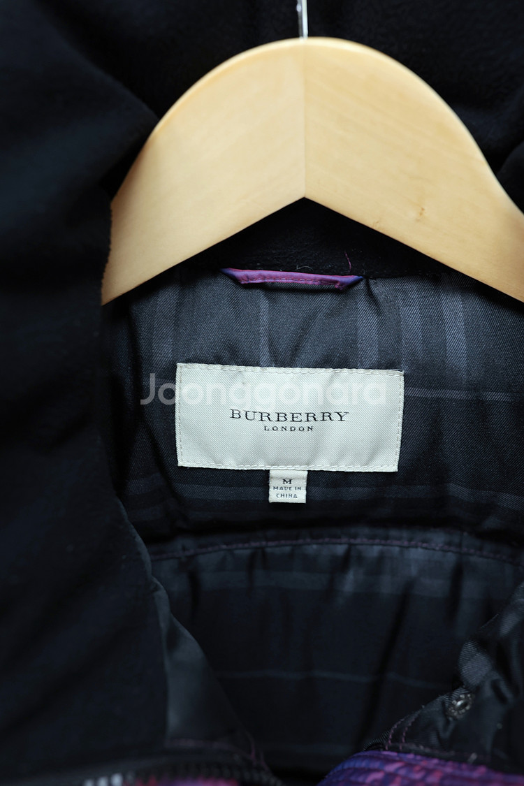 버버리 런던 퍼플 숏패딩 M--4