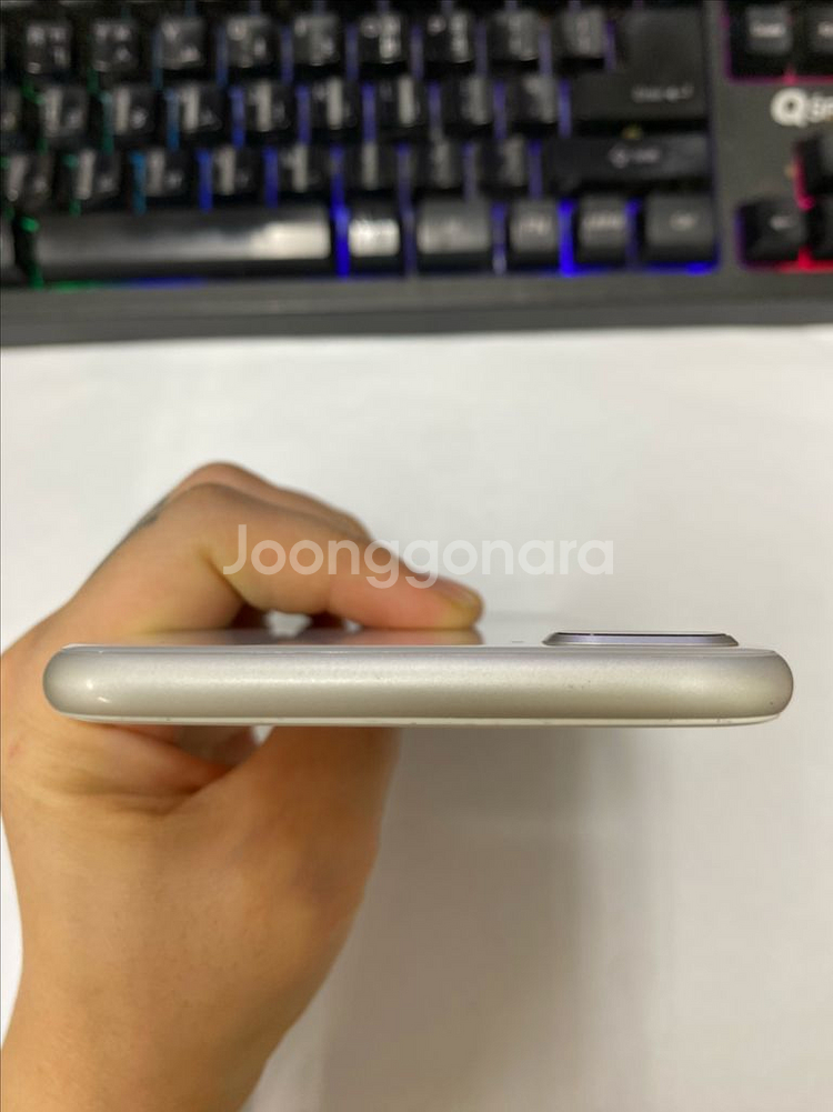 아이폰8플러스 실버 AA급 256GB 배터리100%--3