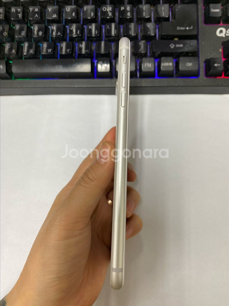 아이폰8플러스 실버 AA급 256GB 배터리100%--4