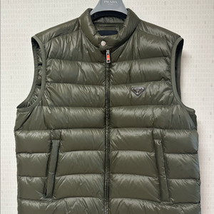 프라다 삼각로고 패딩조끼