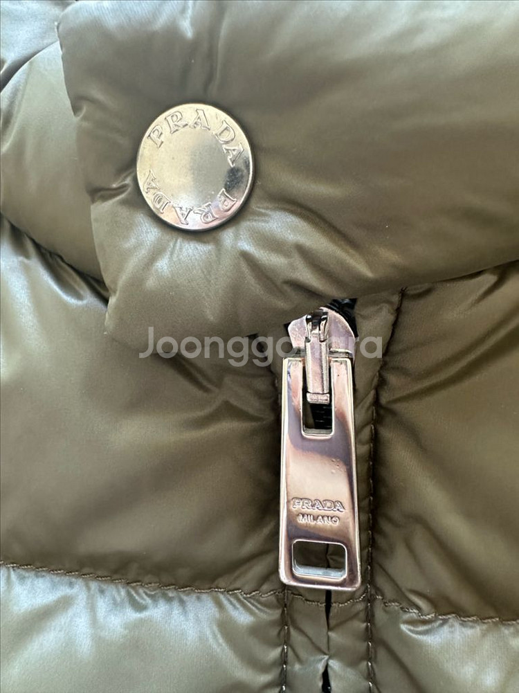 프라다 삼각로고 패딩조끼--4