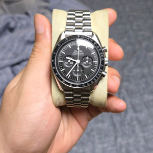 오메가 스피드마스터 문워치 신형 운모 판매합니다