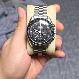 오메가 스피드마스터 문워치 신형 운모 판매합니다