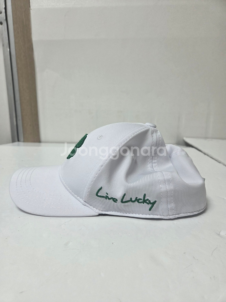 블랙클로버 프리미엄 로고 볼캡 화이트(S/M)--1