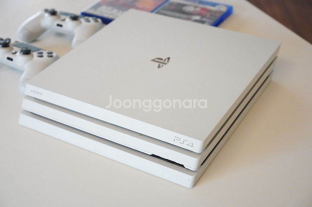 PS4 Pro 1TB + 레드 데드 리뎀션 2--2