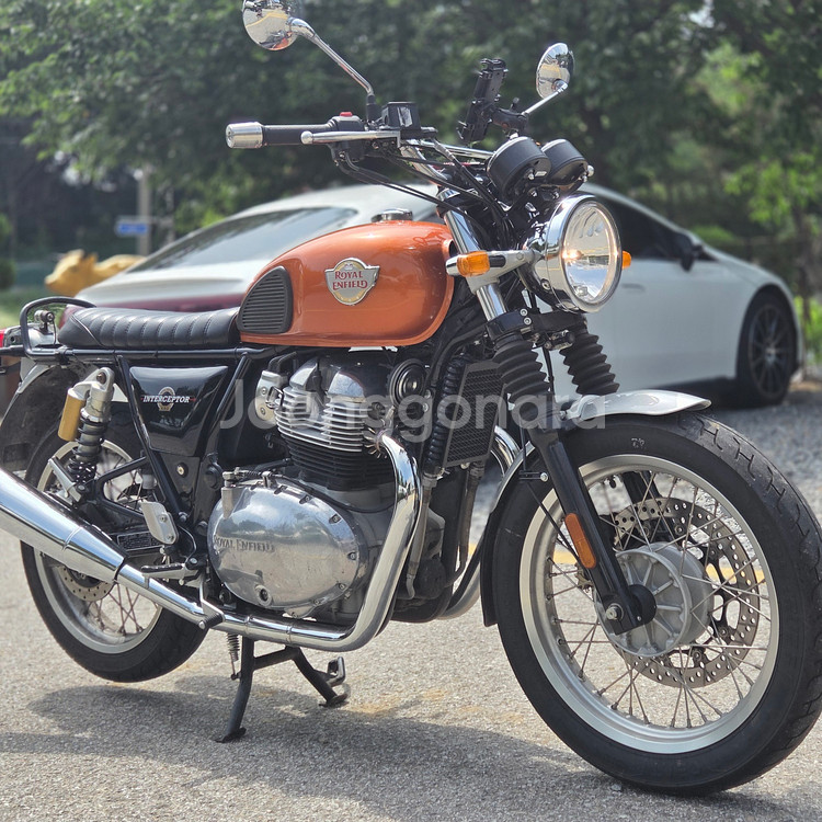 로얄엔필드 인터셉터650 22년 짧은키로수 판매합니다.--0