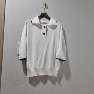 닥스 화이트 카라 반팔 니트 22-23ss