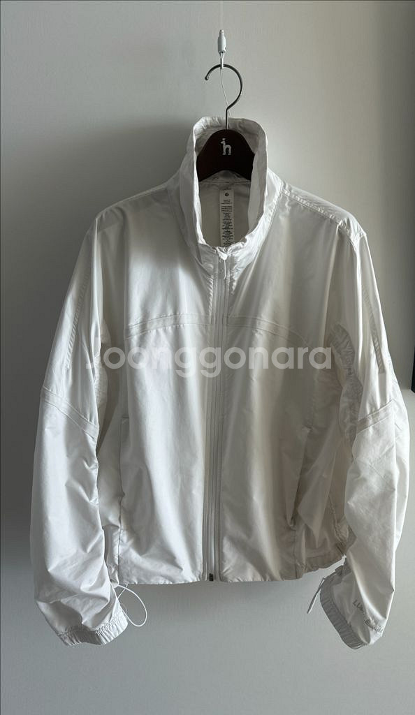 룰루레몬 여성 바람막이 화이트 8사이즈 80,000원--0